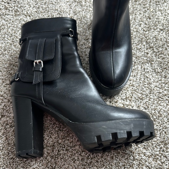 Utility heeled ankle booties - Picture 3 of 6